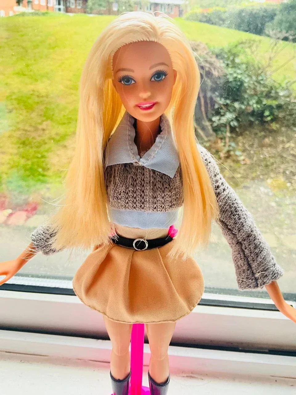 Barbie Preppy outfit stand included Beige Blue Blonde hair washed conditioned